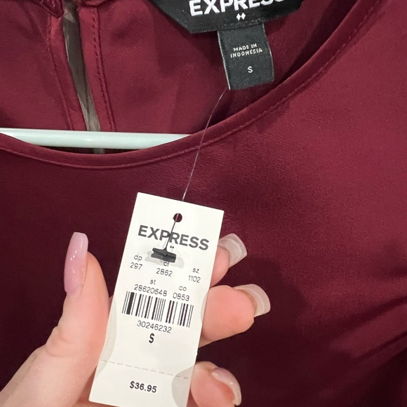 Express Red Silky Short Sleeve Blouse - Picture 5 of 5